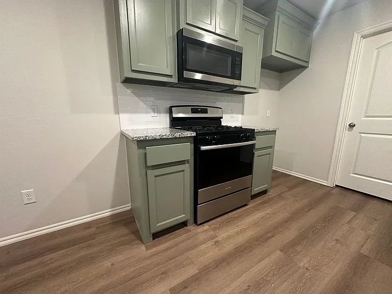 10814 NW 119th Pl — Photo 11