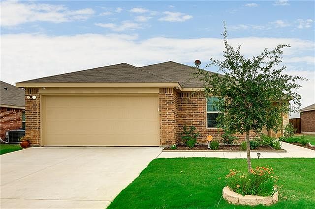 1st image of 401 Plum Dr