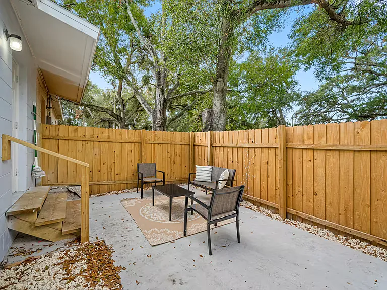 4313 W Woodlawn Ave — Photo 32