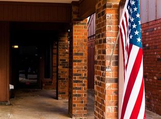 2114 Camelot Dr, Enid, OK 73703