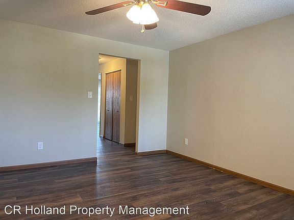 2nd image of 221 Savannah Noel St #11294936