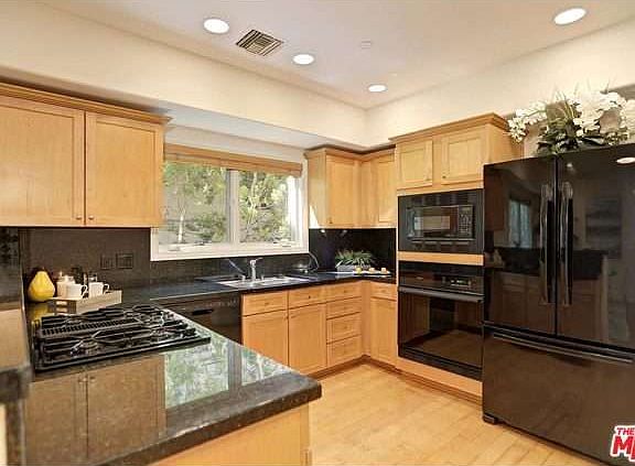 4th image of 11916 Gorham Ave APT 201