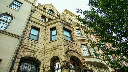 Rented by R New York