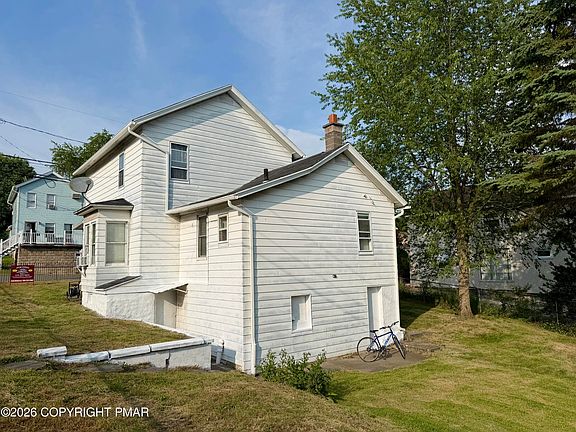 4th image of 1833 Price St