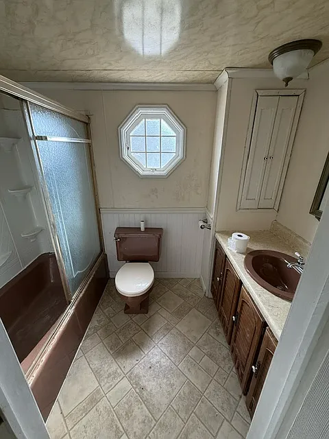 3 bed, $1,300 — Photo 4