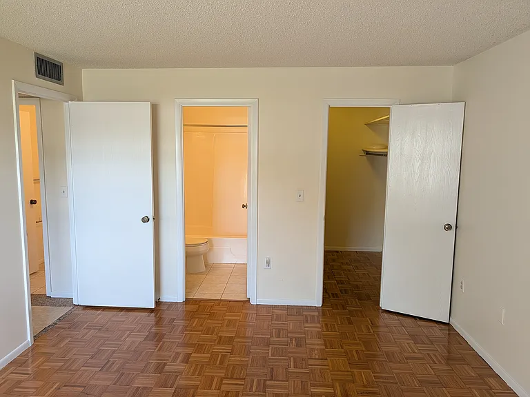 3211 Beneva Rd #203 — Photo 9