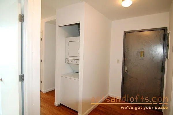 Rented by aptsandlofts.com | media 14