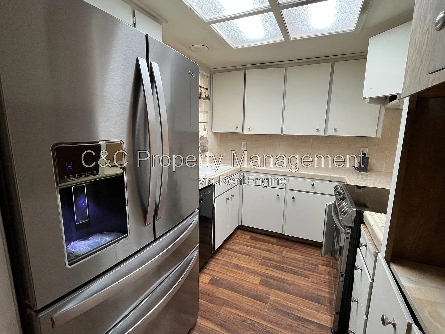 3 bed, 2.0 bath, 1440 sqft, $1,900 — Photo 2