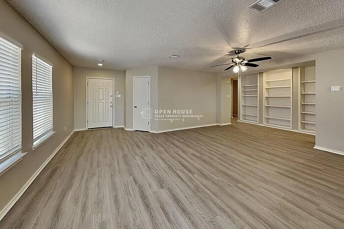 3 bed, 2.0 bath, 1824 sqft, $2,150 — Photo 4