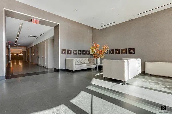 Rented by R New York | media 31