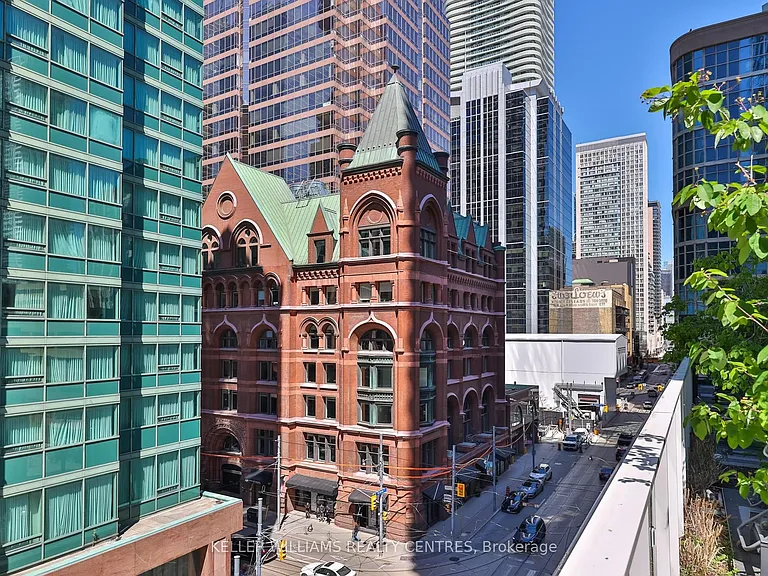 25 Richmond St E #704 — Photo 30