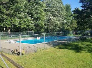 101 Hazelton Dr, Greentown, PA 18426