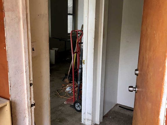 4th image of 1536 N Talman Ave