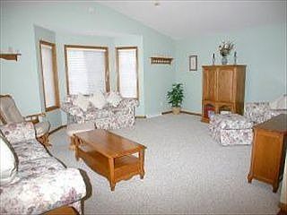 3rd image of 1917 Birch Cir