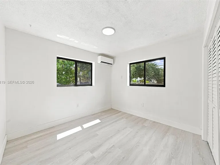 635 SW 7th Ct #4 — Photo 23