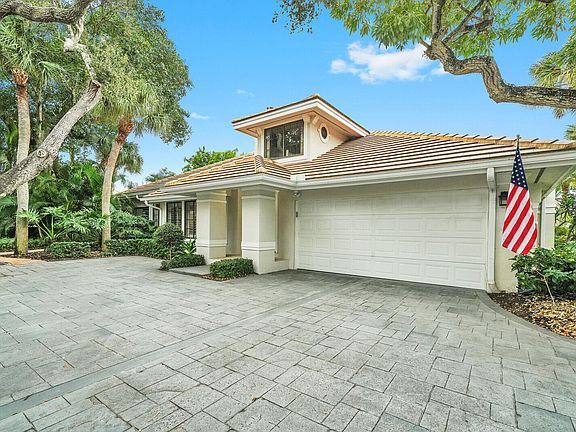 3rd image of 444 Coral Cove Drive
