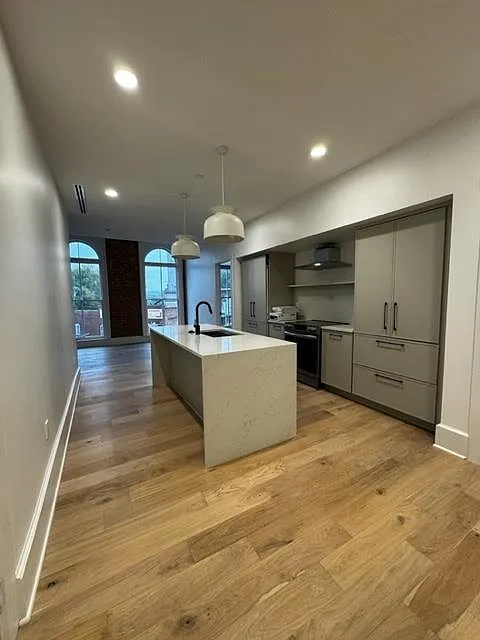 Studio, 1.0 bath, 870 sqft, $1,000 — Photo 4