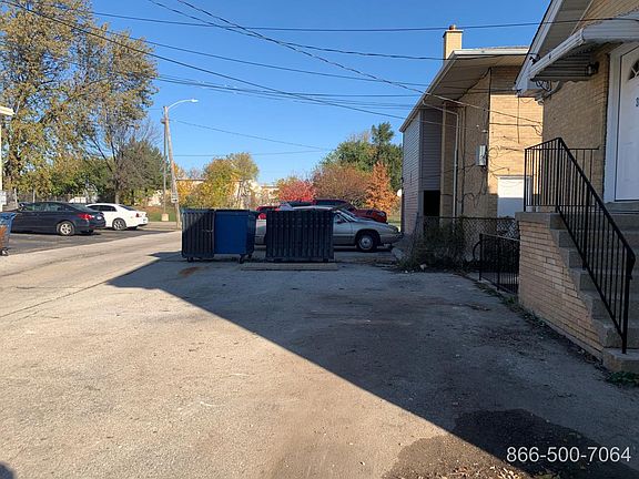 2nd image of 3034 Houston St #1