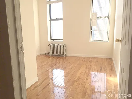 Rented by City Connections Realty | media 15