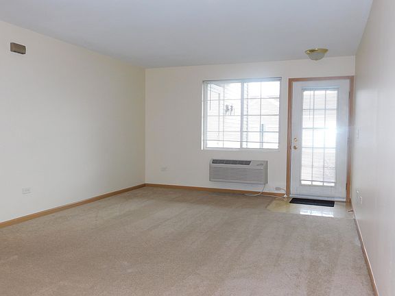 4th image of 705 Silverstone Dr #705
