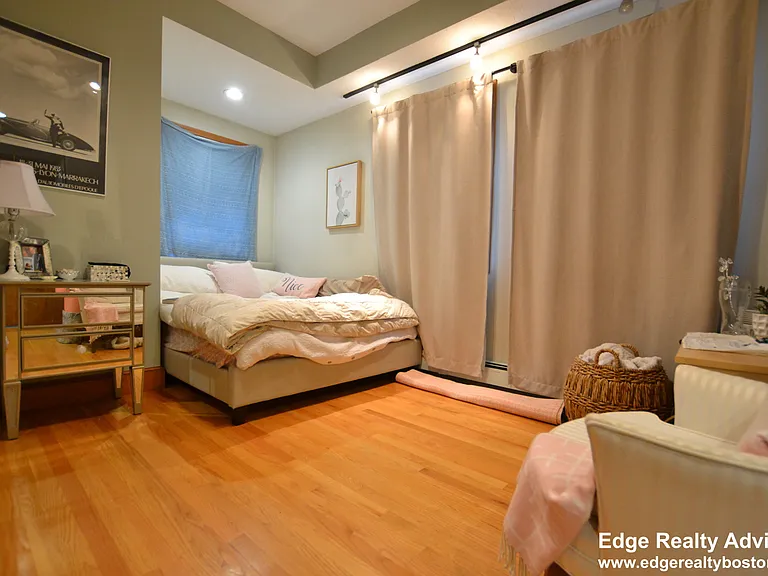 77 Easton St #1 — Photo 8