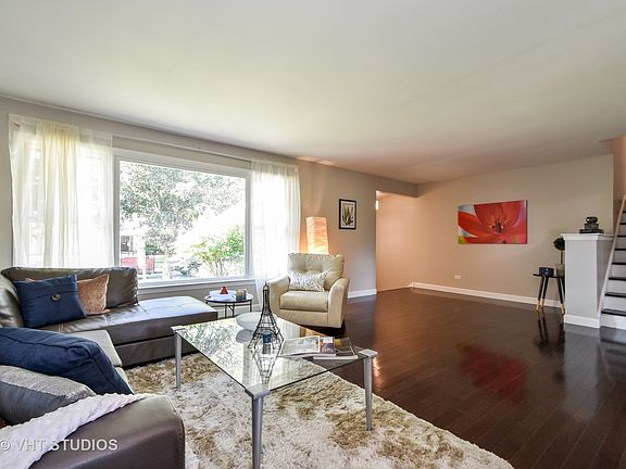 2nd image of 808 W Fitzhenry Ct