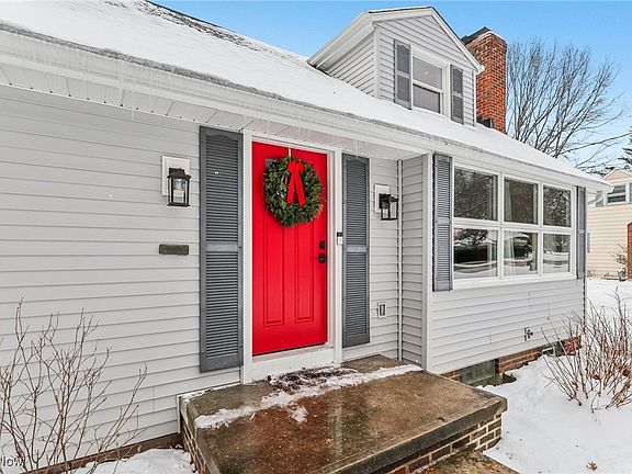 2nd image of 2568 Northglen Dr