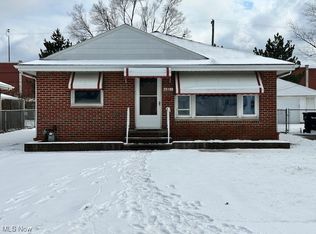 29108 Homewood Dr, Wickliffe, OH 44092