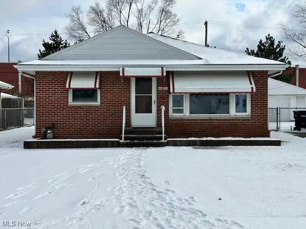 29108 Homewood Dr, Wickliffe, OH 44092