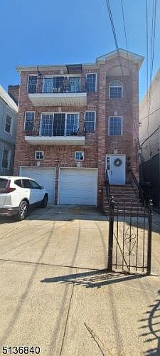 1st image of 77 Peabody Pl #2