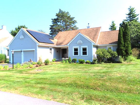 3rd image of 8 Surry Hill Drive