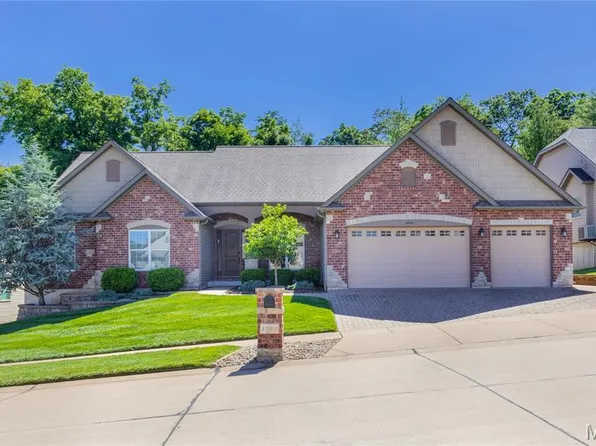 1090 Bridleridge Crossing Spur, High Ridge, MO 63049