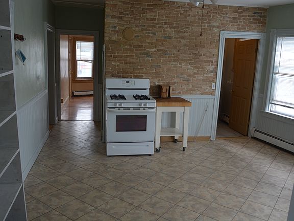 2nd image of 1172 N Main St #2