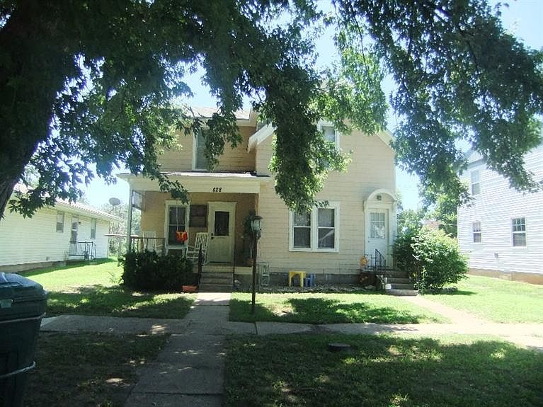 1st image of 428 NE 5th St