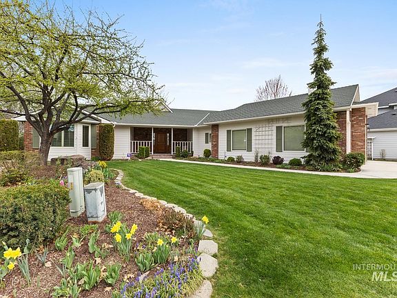 4th image of 318 E Lake Rim Ln