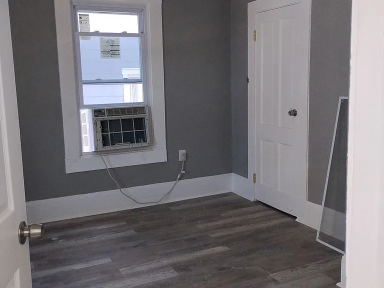 208 Fairview Ave — Photo 5