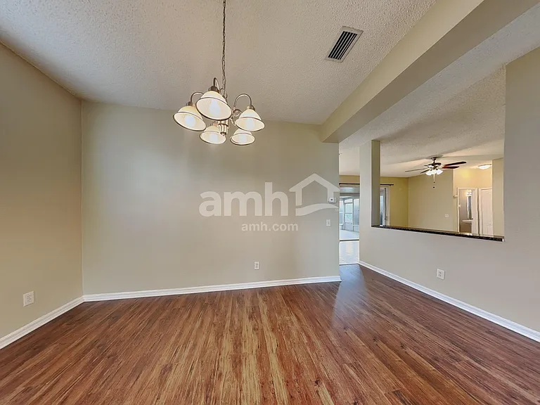 1226 Loretto Cir — Photo 7