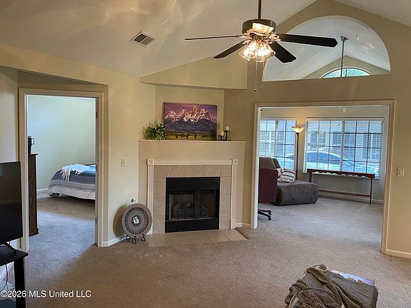 4th image of 8925 Oak Branch Ln