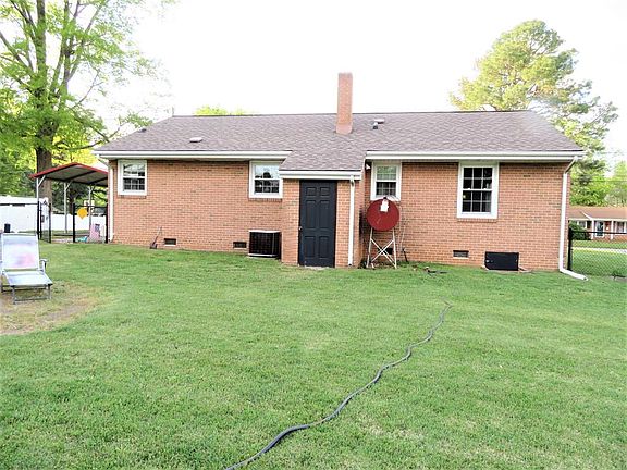 5th image of 146 Valley Dr