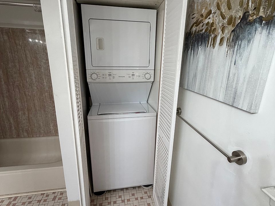 1st image of 149 Heathcote Rd #2