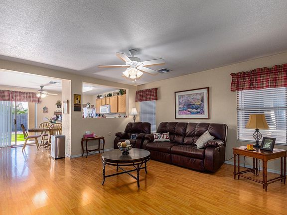 3rd image of 15469 W Sierra St