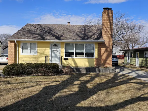 817 12th Ave SE, Aberdeen, SD 57401