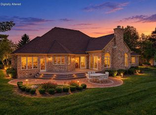 8434 S Fountain Ct, Franklin, WI 53132