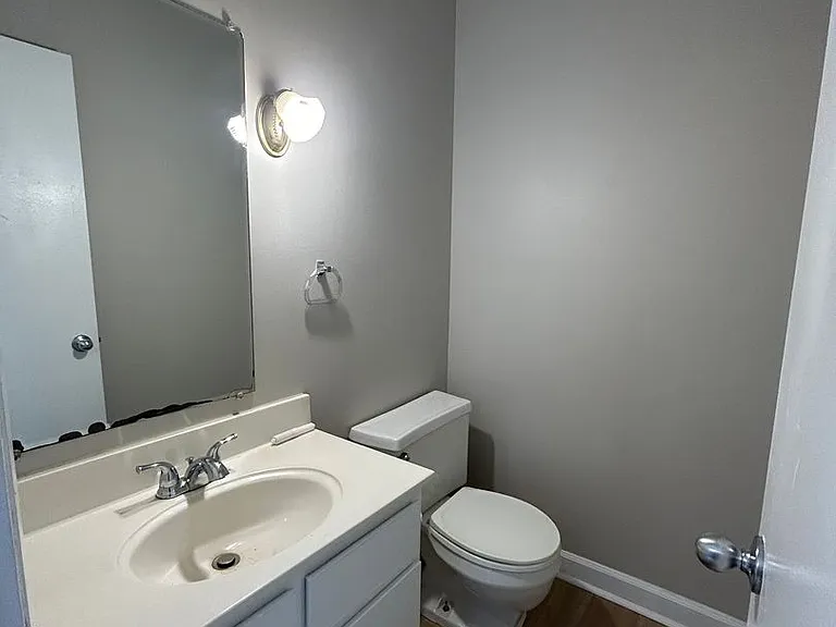 Candlelite Apartments — Photo 129