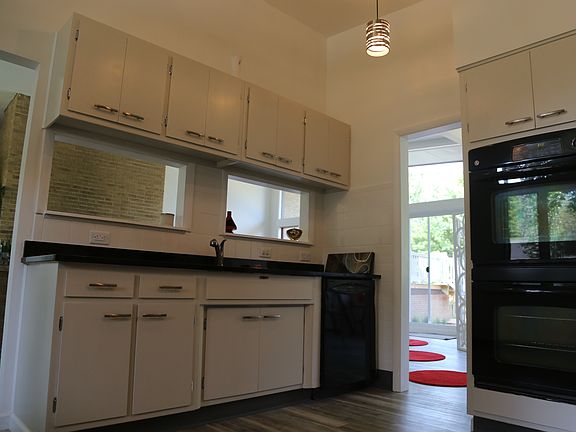 5th image of 523 Circle Dr