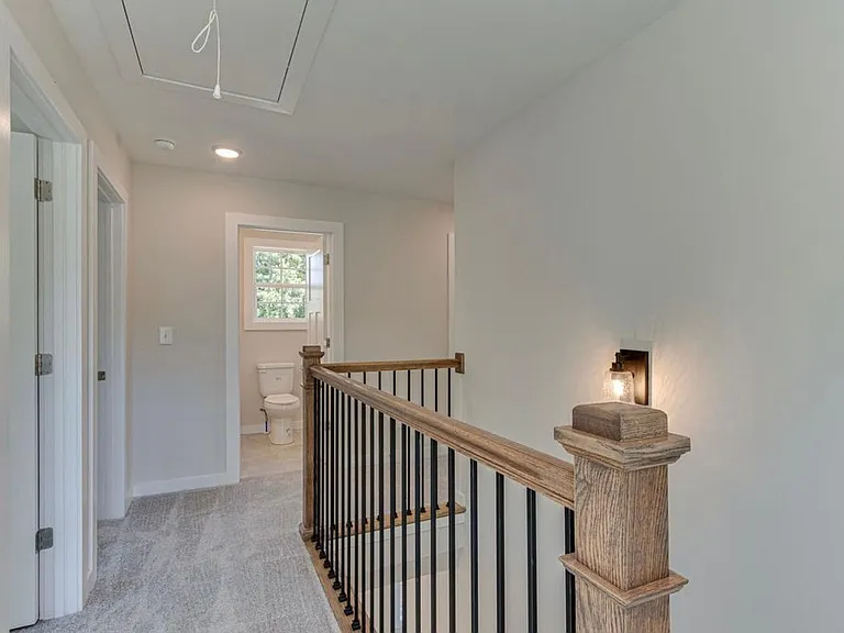 734 Lee St — Photo 22