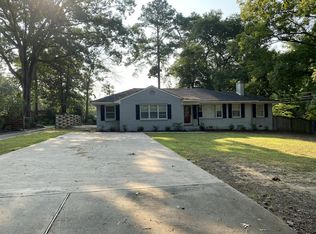 1810 Forest Hill Dr, Greenville, NC 27858