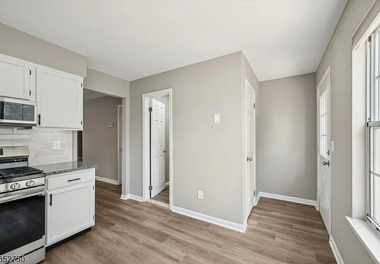 907 Wetherburn Ct — Photo 8