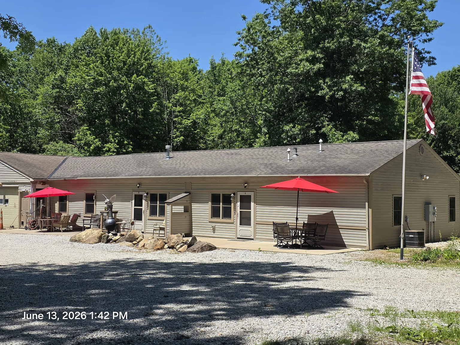 1 bed, 1.5 bath, 900 sqft, $1,500 — Photo 1