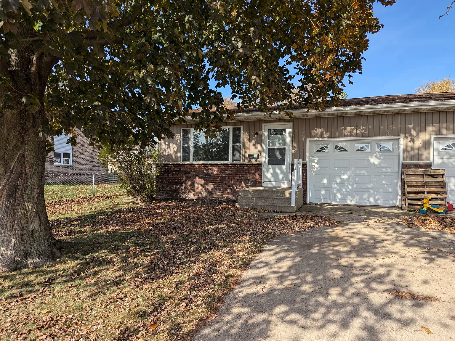 2 bed, $1,400 — Photo 1